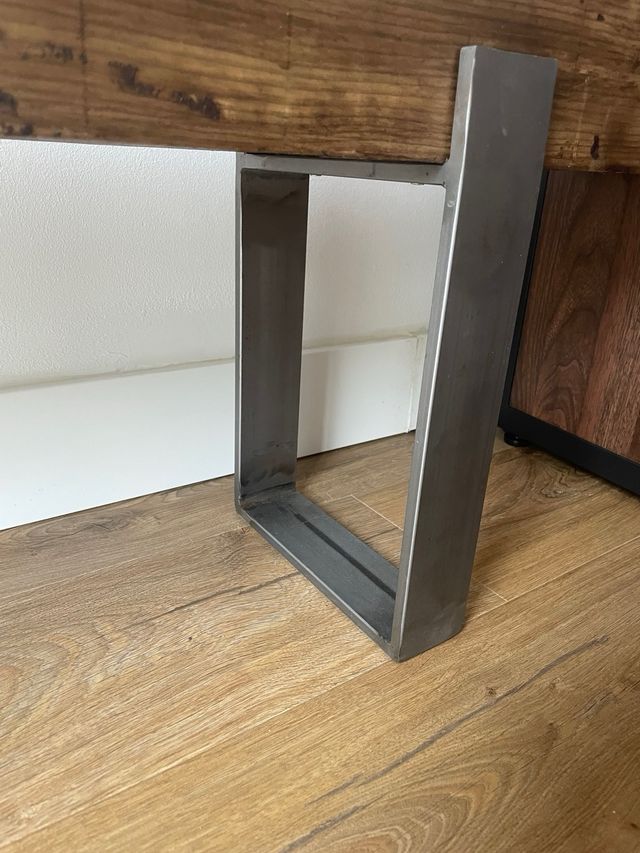 Mesa de centro madera y metal.