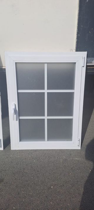 4 ventanas abatibles de aluminio con barrotillos