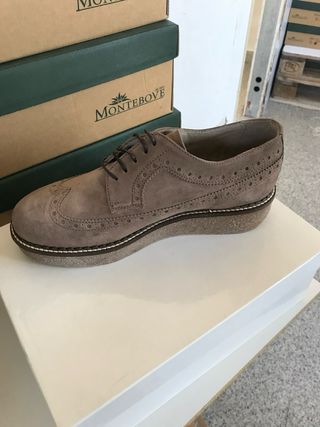 Scarpe donna Montebove vari numeri chiedete pure