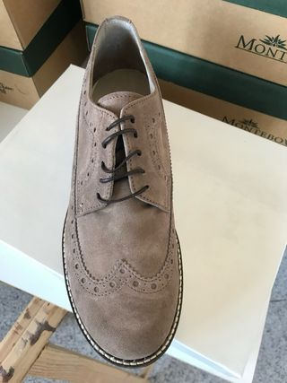 Scarpe donna Montebove vari numeri chiedete pure