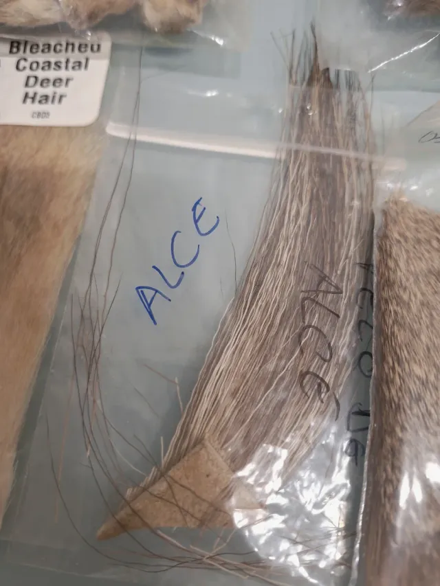 Lote materiales pesca montajes secas y ninfas