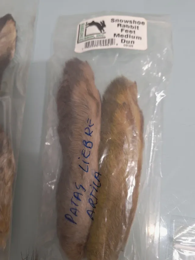 Lote materiales pesca montajes secas y ninfas