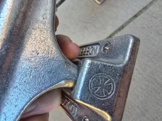 Ejes de skate plateados