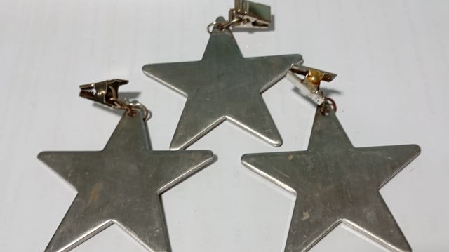 Estrellas colgantes de acero