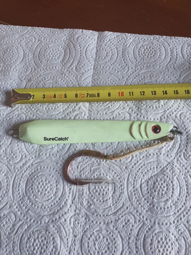 Lote 3 señuelos jigging 150, 250 y 300g + anzuelos