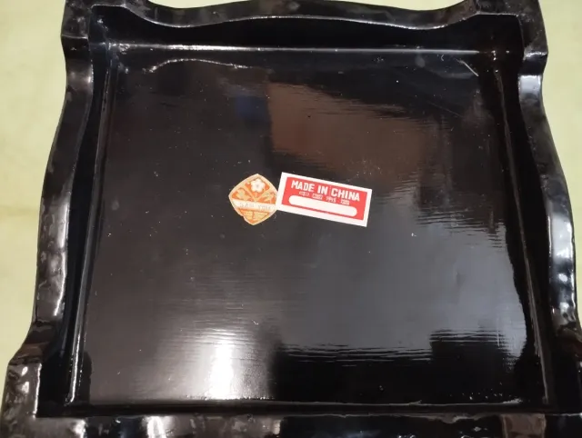 Joyero Chino Marrón con Detalles Dorados