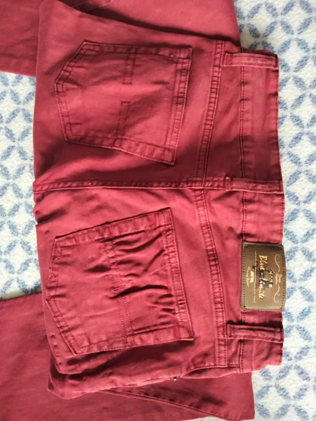 Pantalón vaquero granate Blue-White