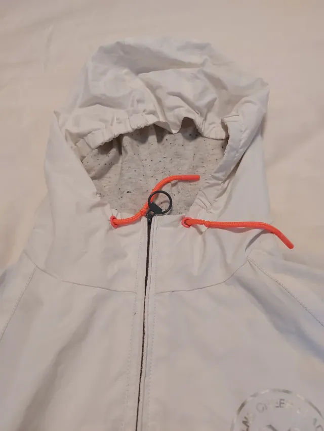 Sudadera deportiva con capucha