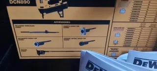 Clavadora  Dewalt DCN890 XR