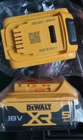 Clavadora  Dewalt DCN890 XR
