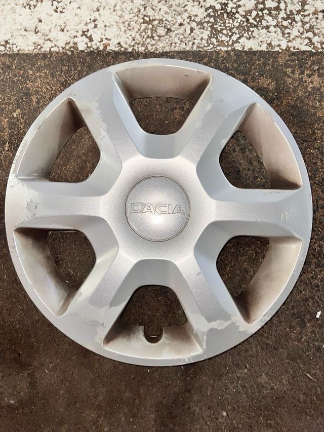 Tapacubos Dacia Sandero 15 Plata