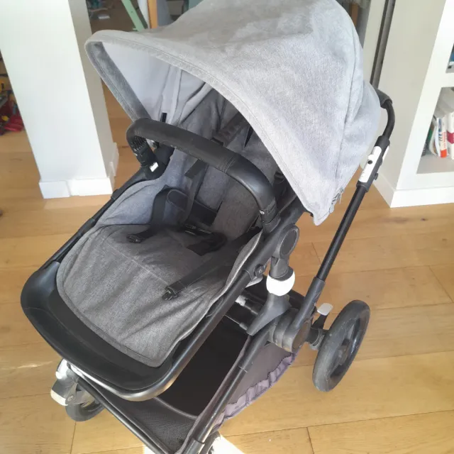 Carrito Bugaboo Fox 2 Gris, silla + capazo