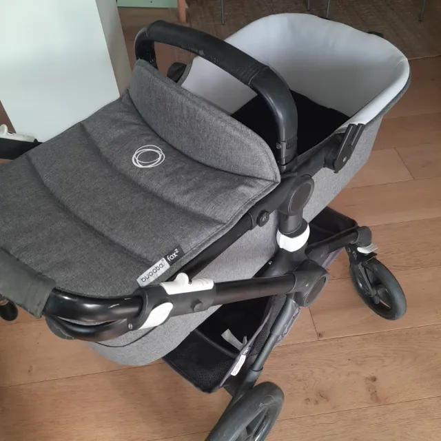 Carrito Bugaboo Fox 2 Gris, silla + capazo