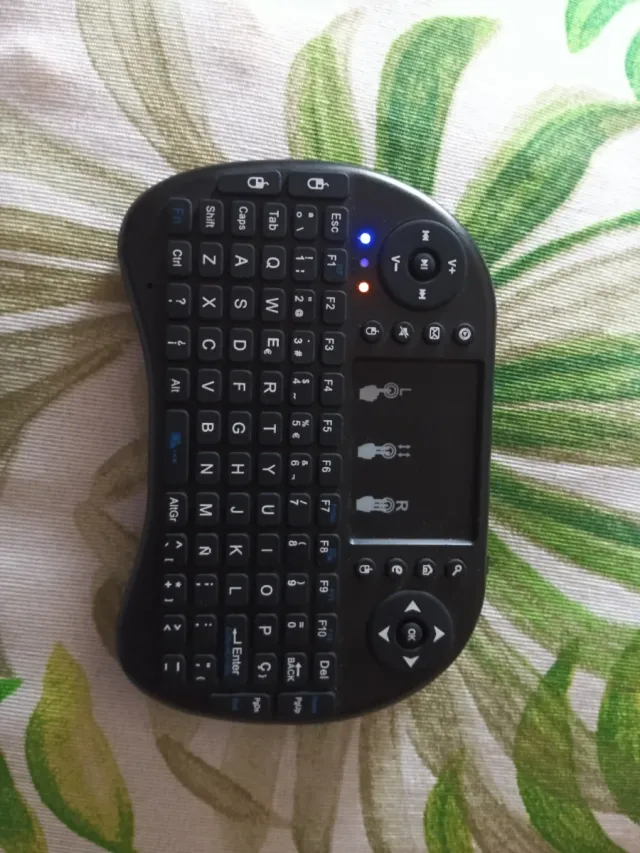 Mini tastiera wireless con touchpad