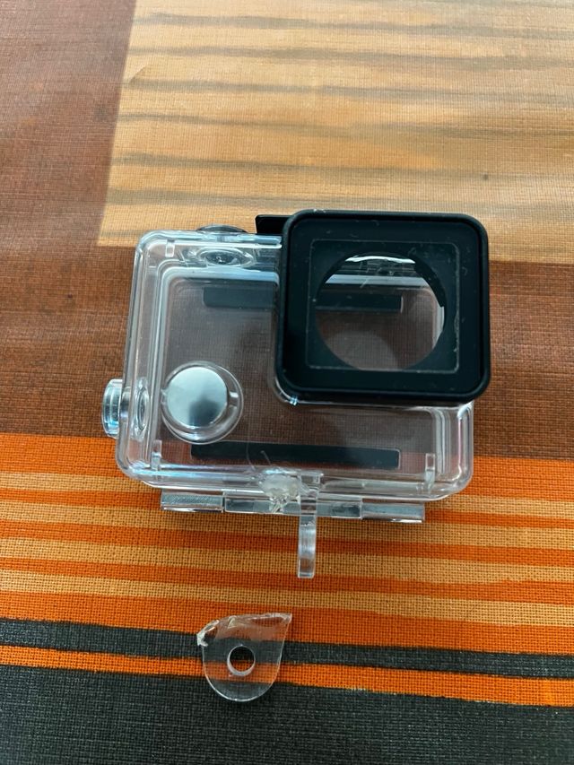Câmera de Ação GoPro HERO4 em Branco e Preto
