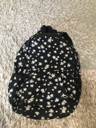 Mochila Tenth flores blancas