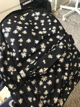 Mochila Tenth flores blancas