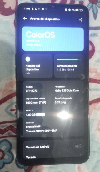 Móvil con cargador y cable USB