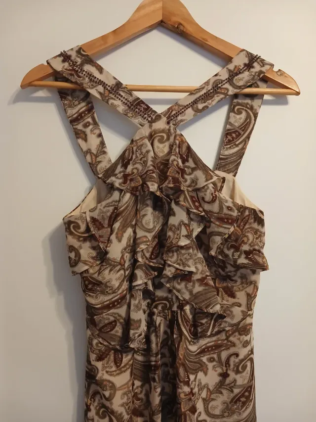 Vestido largo pedrería beige y marrón