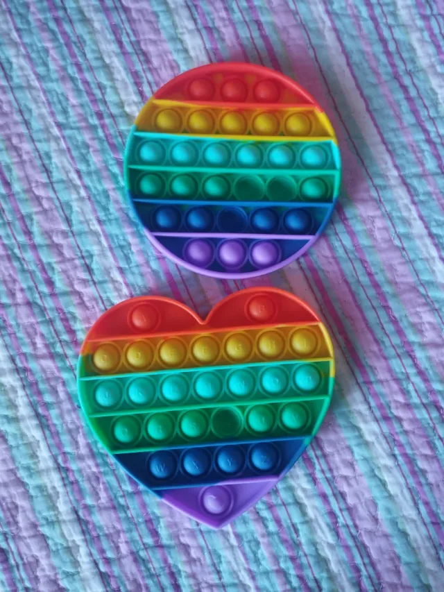 Pop It Corazón y Círculo Arcoíris