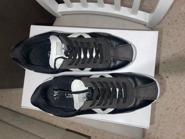 Zapatillas Munich Negras y Blancas Talla 44