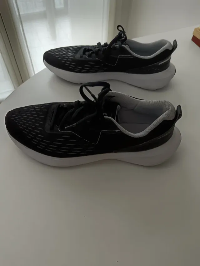 Scarpe da ginnastica Kalenji nere e bianche n.43