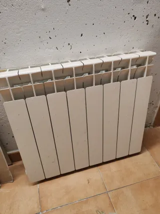 Radiador de agua blanco