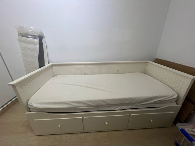 Cama doble con 3 cajones