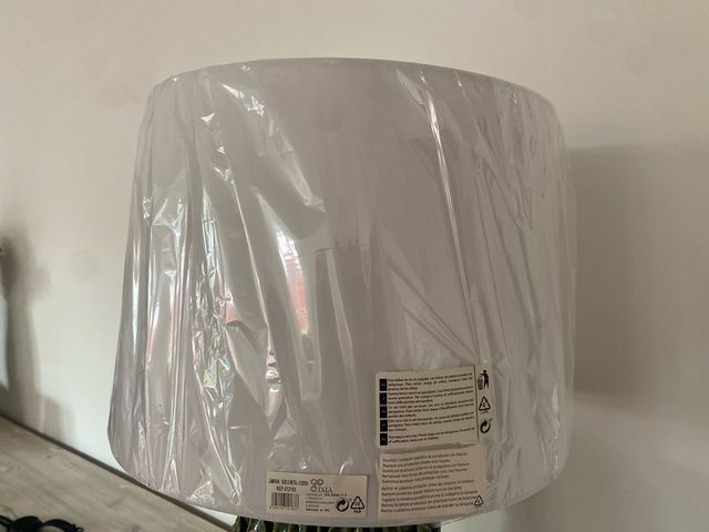 Pantalla lámpara blanca sin estrenar