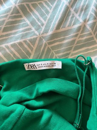 Camiseta tirantes Zara verde