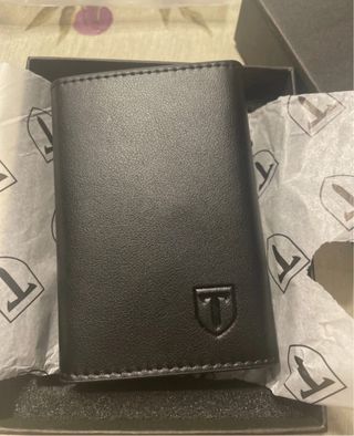 Cartera de caballero de piel negra