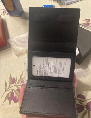 Cartera de caballero de piel negra