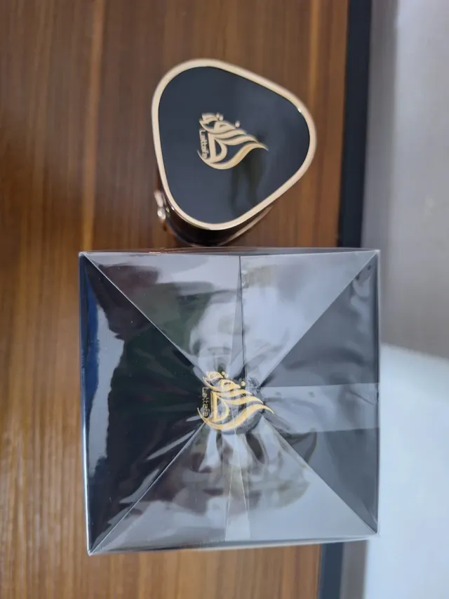 Perfume Asad Lattafa Eau de Parfum Negro y Dorado