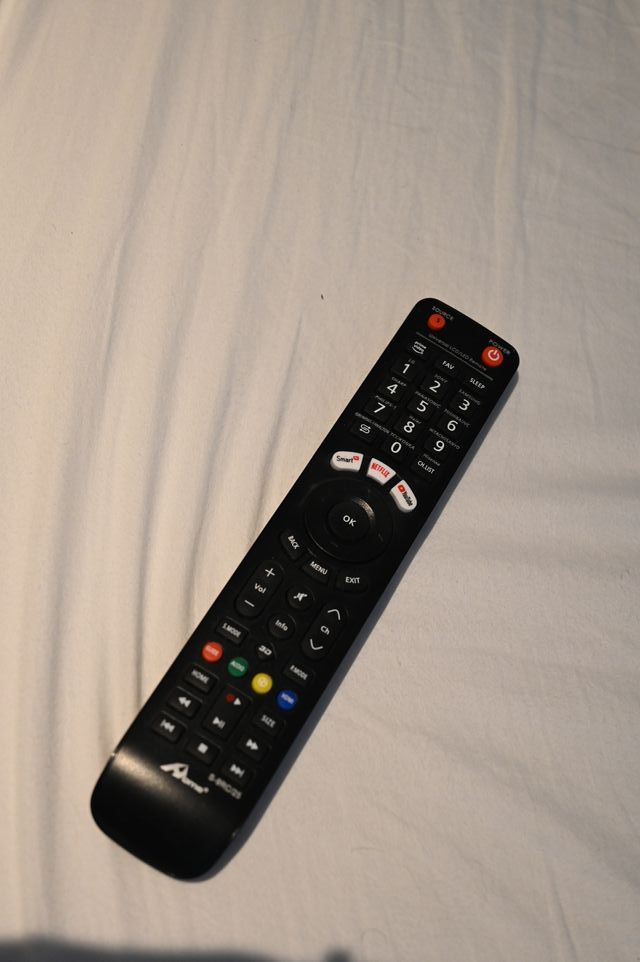 Televisión TCL Negra 28in