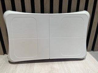 Lote Wii con 8 juegos y accesorios