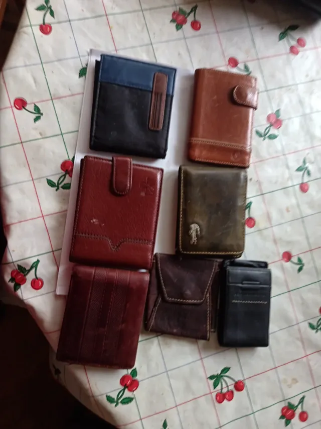 Carteras de piel (varios colores)