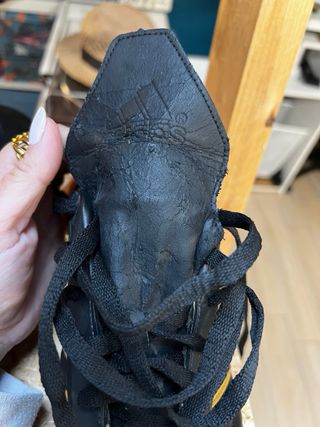 Scarpe da calcio Adidas nere e oro