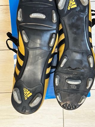 Scarpe da calcio Adidas nere e oro