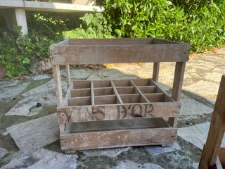 Cajón antiguo para botellas VINS D'OR