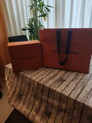 Scatola regalo Louis Vuitton arancione