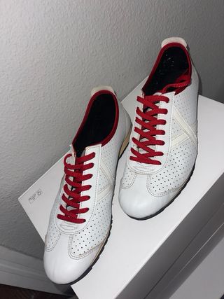 Zapatillas Munich Blancas y Rojas
