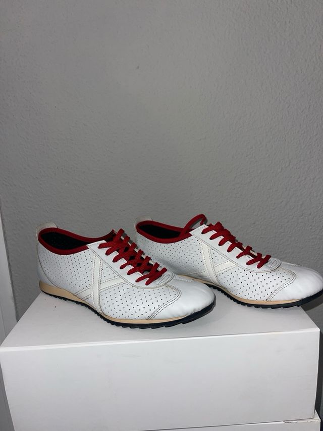 Zapatillas Munich Blancas y Rojas