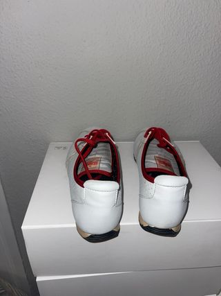 Zapatillas Munich Blancas y Rojas