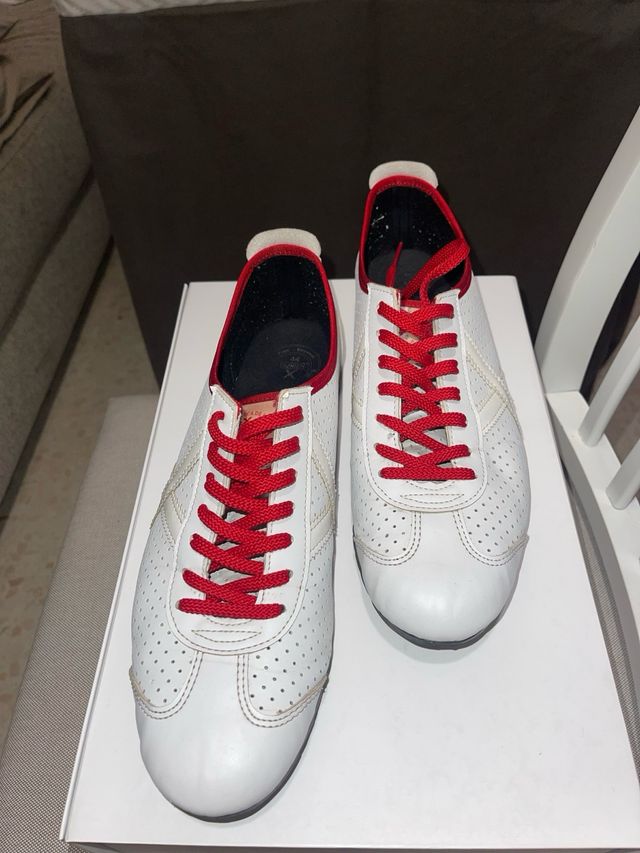 Zapatillas Munich Blancas y Rojas