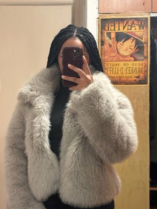 Abrigo pelo Zara gris