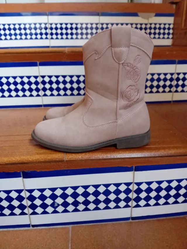 Botas niña beige talla 32