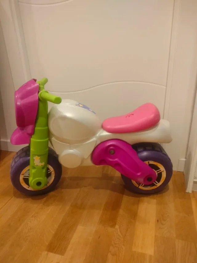 Moto correpasillos infantil Feber