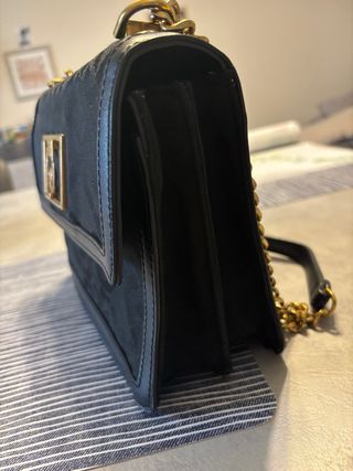 Borsa Liu Jo tracolla nera con logo oro
