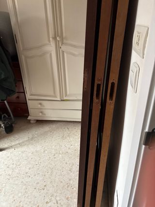 Puerta interior de madera