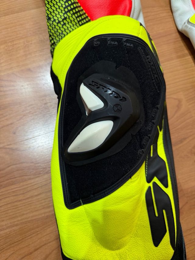 Traje SPIDI Supersonic Perforated Pro talla 52